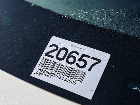 Used 2019 MAZDA MAZDA3 Hatchback w/ Preferred Package image 32