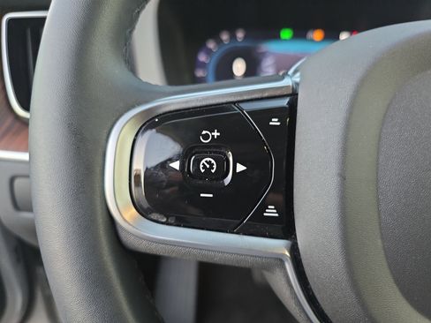 Used 2023 Volvo XC60 B5 Plus w/ Climate Package image 16