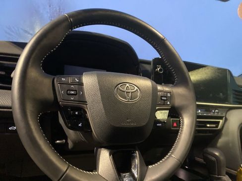 Used 2025 Toyota Camry XSE image 7