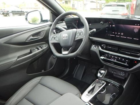 Used 2025 Buick Envista Avenir FWD image 5