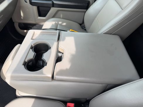 Used 2020 Ford F550 4x4 Regular Cab Super Duty image 31