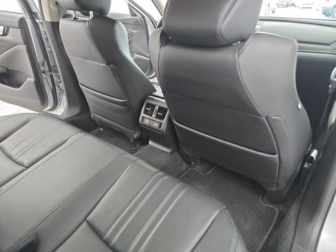 Used 2022 Honda Accord Touring image 11