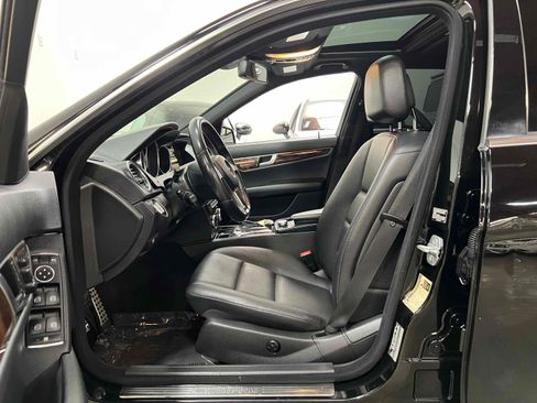 Used 2012 Mercedes-Benz C 250 Sedan image 6