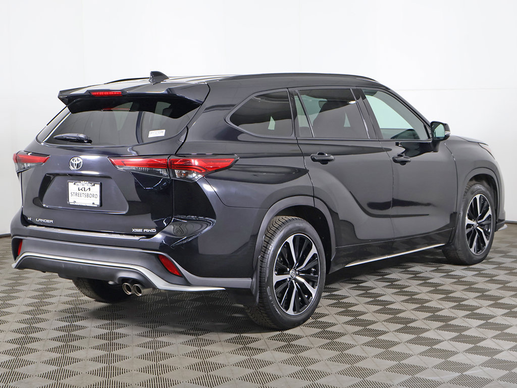 Used 2021 Toyota Highlander XSE AWD/4WD image 11