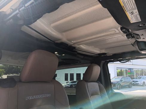 Used 2021 Jeep Wrangler Rubicon AWD/4WD image 14