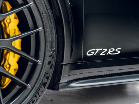 Used 2018 Porsche 911 GT2 RS RWD image 24