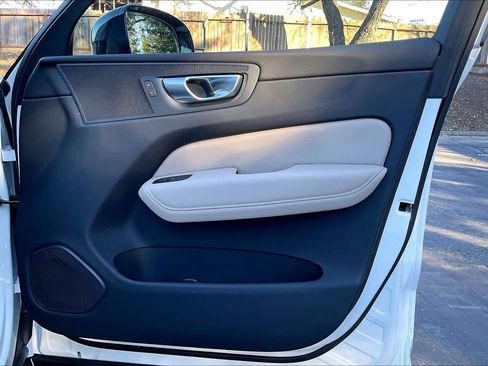 New 2026 Volvo XC60 B5 Plus w/ Protection Package Premier image 30