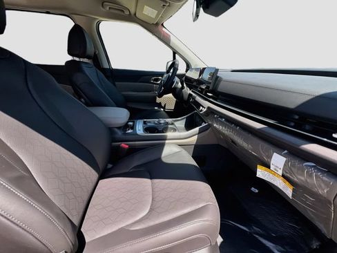 New 2026 Kia Carnival EX FWD image 30