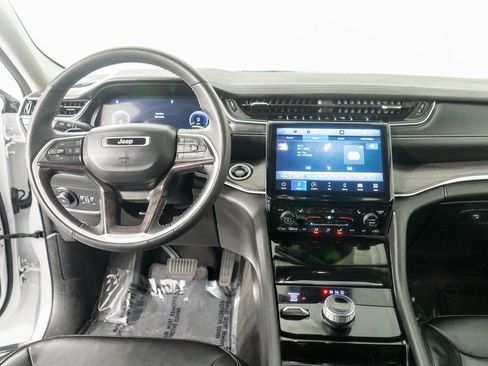 Used 2023 Jeep Grand Cherokee Limited AWD/4WD image 12