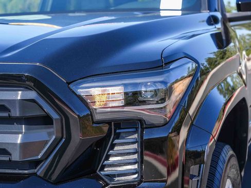 Certified 2026 Toyota Tacoma SR5 AWD/4WD image 5