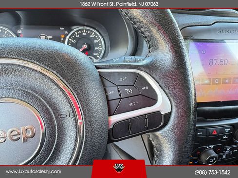 Used 2021 Jeep Renegade Latitude w/ Convenience Group AWD/4WD image 24