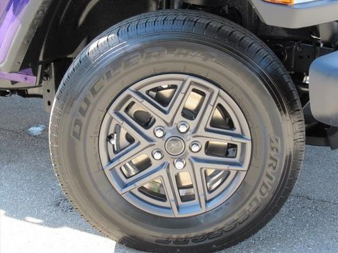 New 2026 Jeep Gladiator Sport image 8