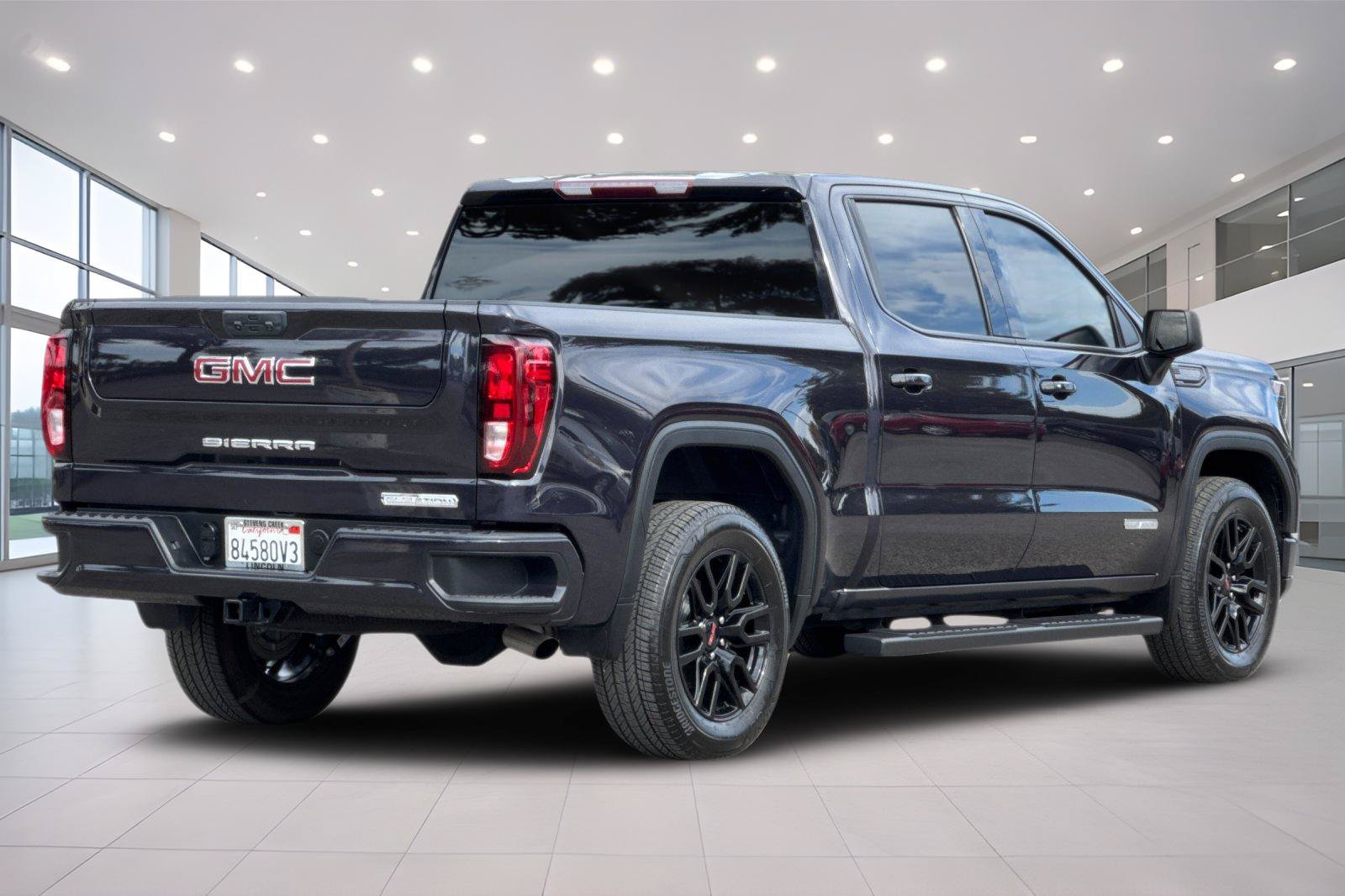 Used 2023 GMC Sierra 1500 Elevation RWD image 4