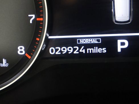 Used 2024 Mitsubishi Outlander SE image 37