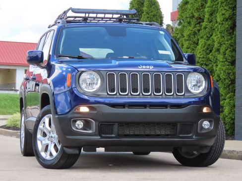 Used 2018 Jeep Renegade Latitude w/ UConnect 8.4 Nav Group FWD image 1