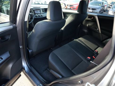 Used 2018 Toyota RAV4 LE w/ All Weather Liner Package AWD/4WD image 18