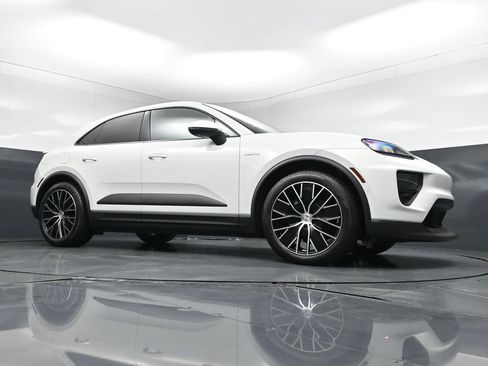 New 2026 Porsche Macan 4 Electric AWD/4WD image 26