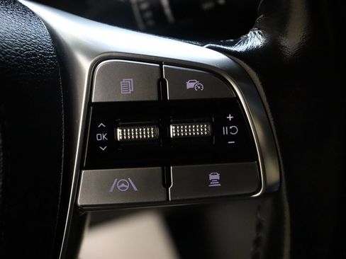 Used 2024 Kia Telluride EX w/ EX Captain's Chair Package FWD image 35