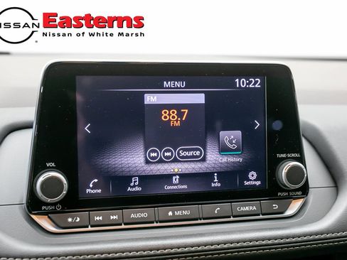 Used 2023 Nissan Rogue S FWD image 19