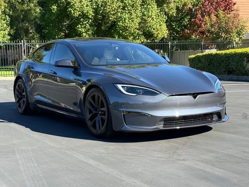 Used 2022 Tesla Model S Standard Range image 3