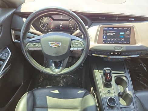Used 2023 Cadillac XT4 Premium Luxury FWD image 19