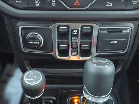 New 2026 Jeep Gladiator Mojave AWD/4WD image 13
