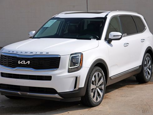 Used 2022 Kia Telluride S AWD/4WD image 49