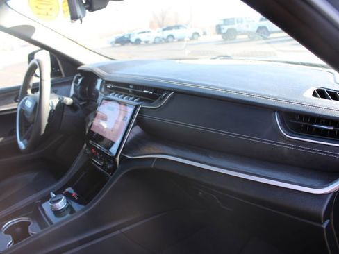 Used 2024 Jeep Grand Cherokee L Limited w/ Luxury Tech Group II image 33