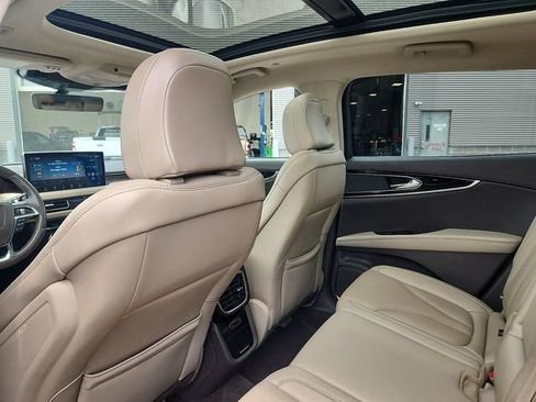 Used 2022 Lincoln Nautilus Reserve AWD/4WD image 24