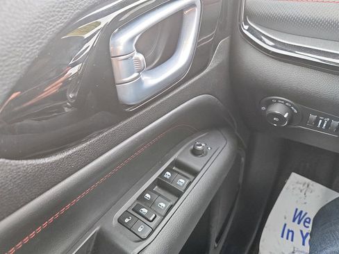 Used 2024 Jeep Compass Trailhawk image 22