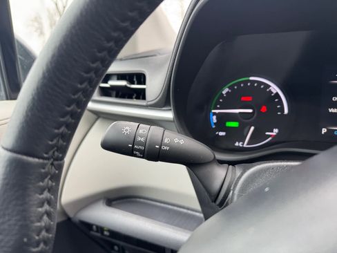 Used 2024 Toyota Sienna XLE image 22