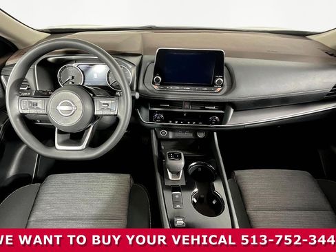 Used 2023 Nissan Rogue SV image 7