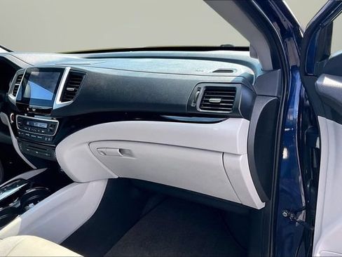 Used 2016 Honda Pilot Touring image 15