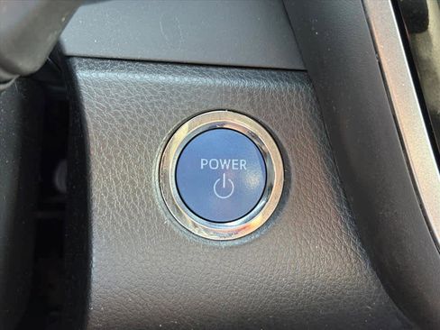 Used 2022 Toyota Camry LE image 18