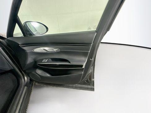 Used 2025 Genesis GV70 2.5T AWD/4WD image 32