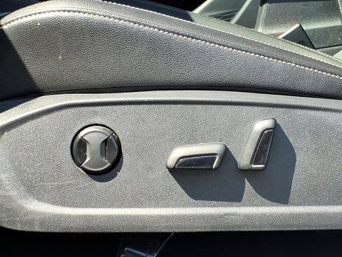 Used 2024 Volkswagen Jetta SE FWD image 12