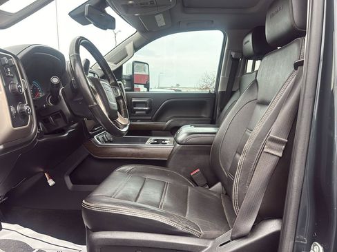 Used 2018 GMC Sierra 3500 Denali w/ Duramax Plus Package AWD/4WD image 11