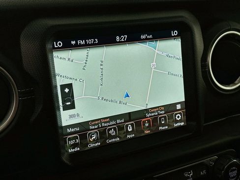 Used 2021 Jeep Wrangler Unlimited Sahara AWD/4WD image 18