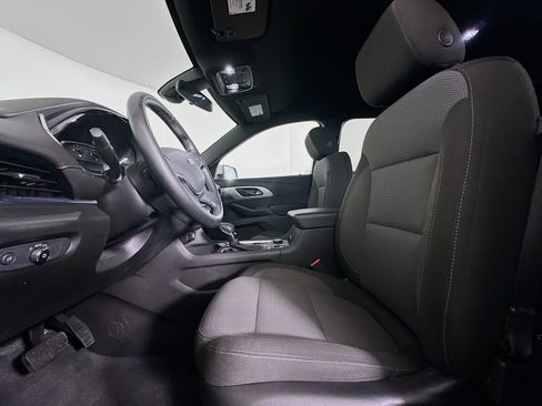 Used 2023 Chevrolet Traverse LT image 13