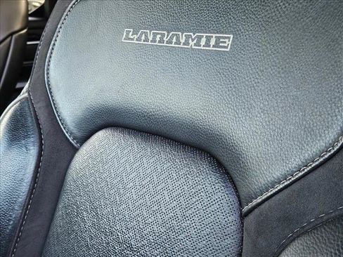 Used 2019 RAM 1500 Laramie AWD/4WD image 14