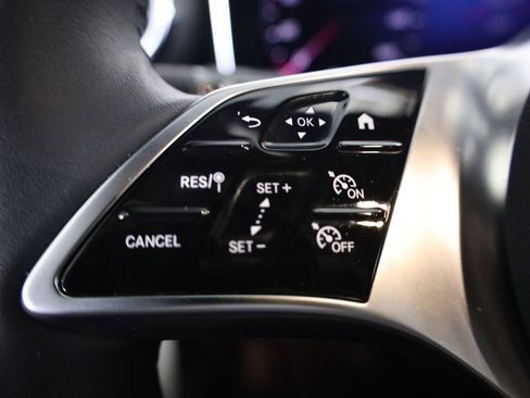 Used 2026 Mercedes-Benz GLC 300 4MATIC image 13