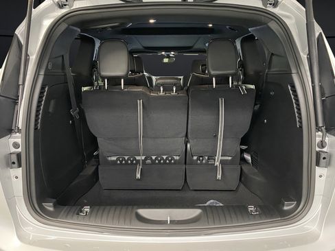 New 2026 Chrysler Pacifica Limited w/ S Appearance Package AWD/4WD image 15