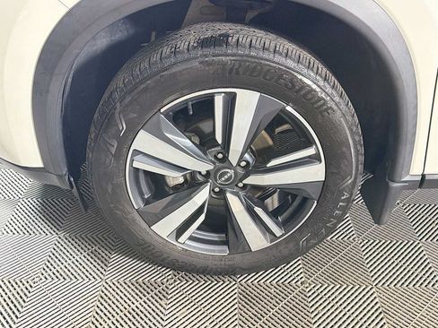 Used 2023 Nissan Rogue SL AWD/4WD image 30