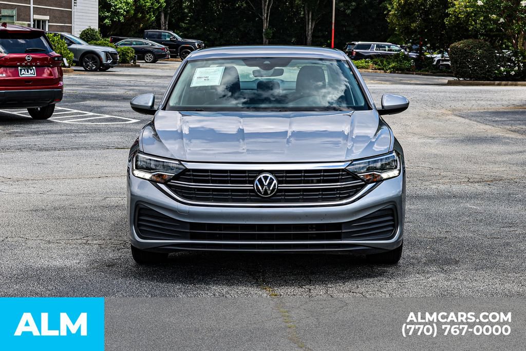Used 2024 Volkswagen Jetta SE FWD image 10