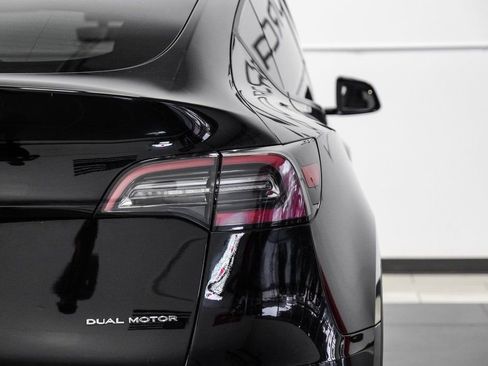 Used 2020 Tesla Model Y Long Range image 54