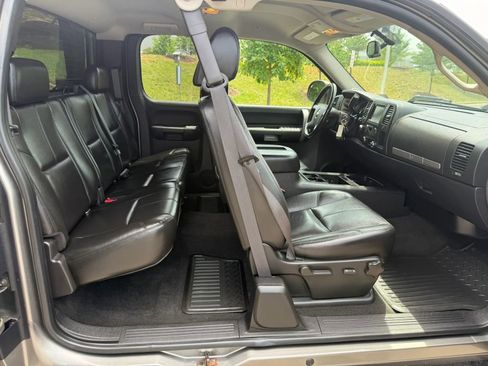 Used 2007 Chevrolet Silverado 1500 LT w/ Towing Package AWD/4WD image 22