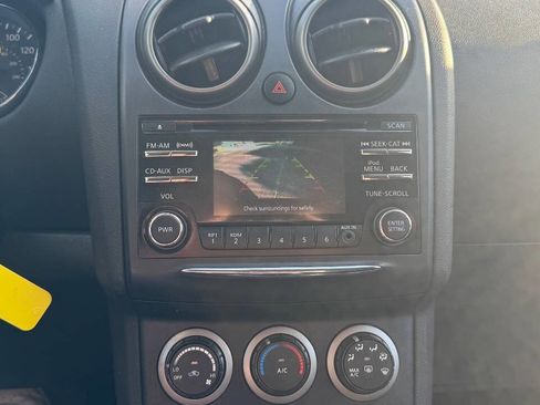 Used 2015 Nissan Rogue S w/ Convenience Package AWD/4WD image 18