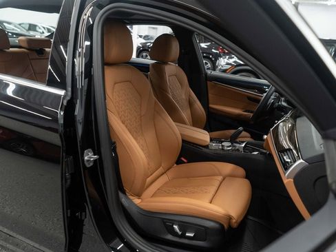 Used 2023 BMW 530e xDrive w/ Premium Package image 9