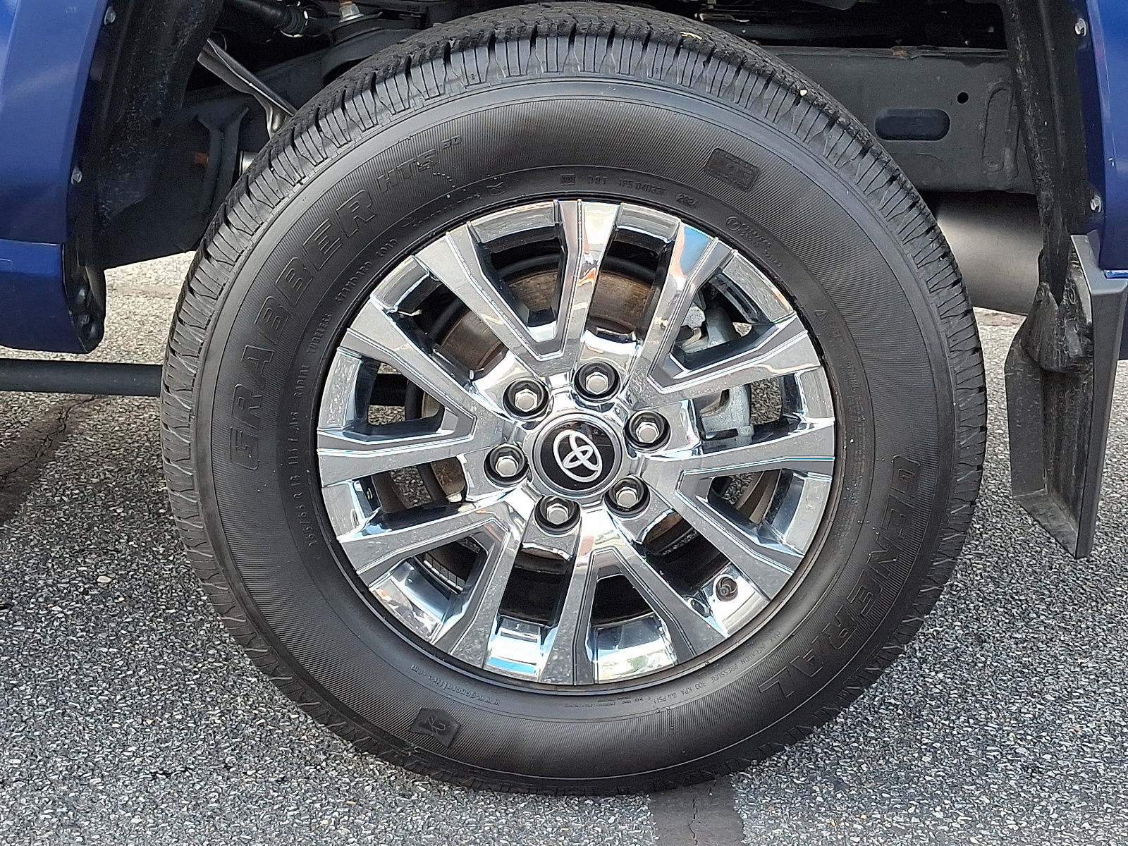 Used 2024 Toyota Tacoma Limited w/ Limited Package (LT) AWD/4WD image 8