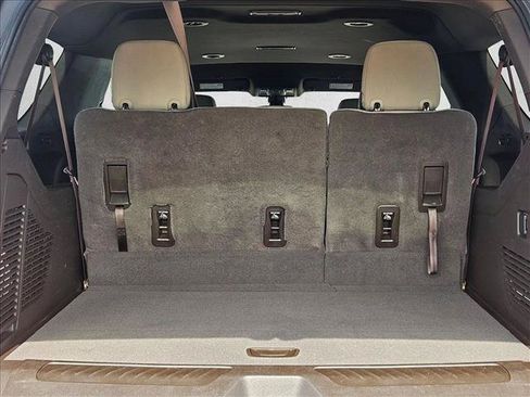 Used 2022 GMC Yukon XL SLE RWD image 6